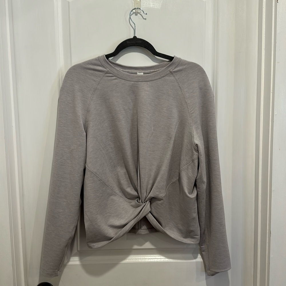 Lululemon Tuck & Gather Twist Front Long Sleeve Pullover Top Sweatshirt size 8